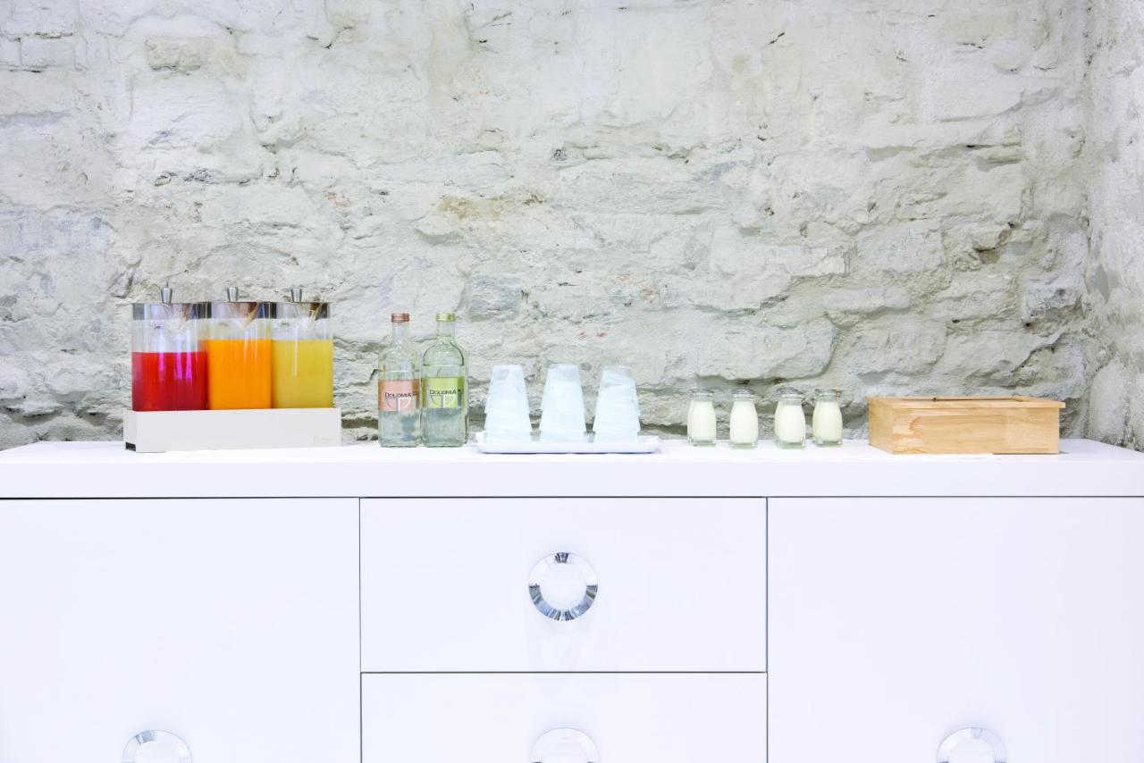 Youme Design Place Hotel Trieste Esterno foto