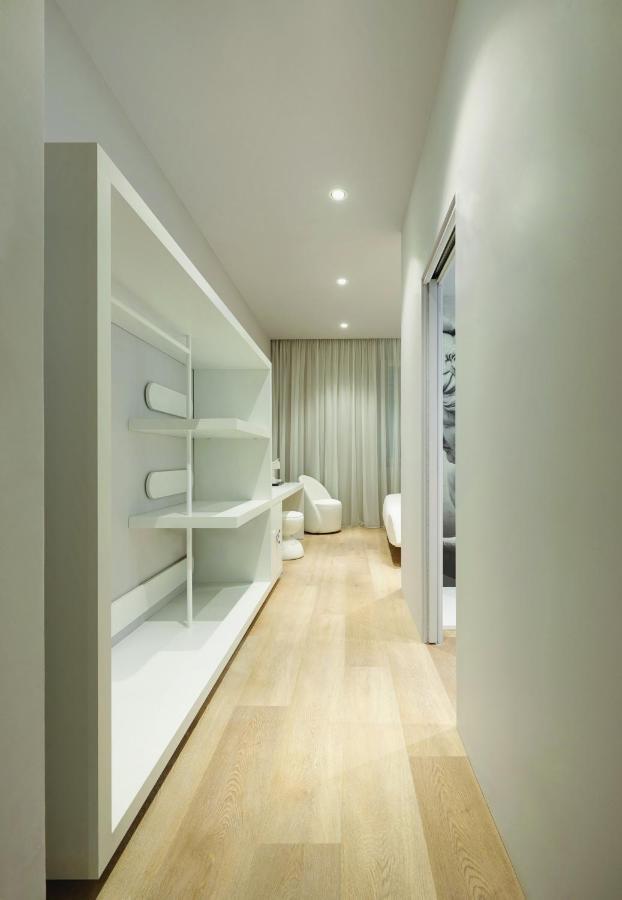 Youme Design Place Hotel Trieste Esterno foto