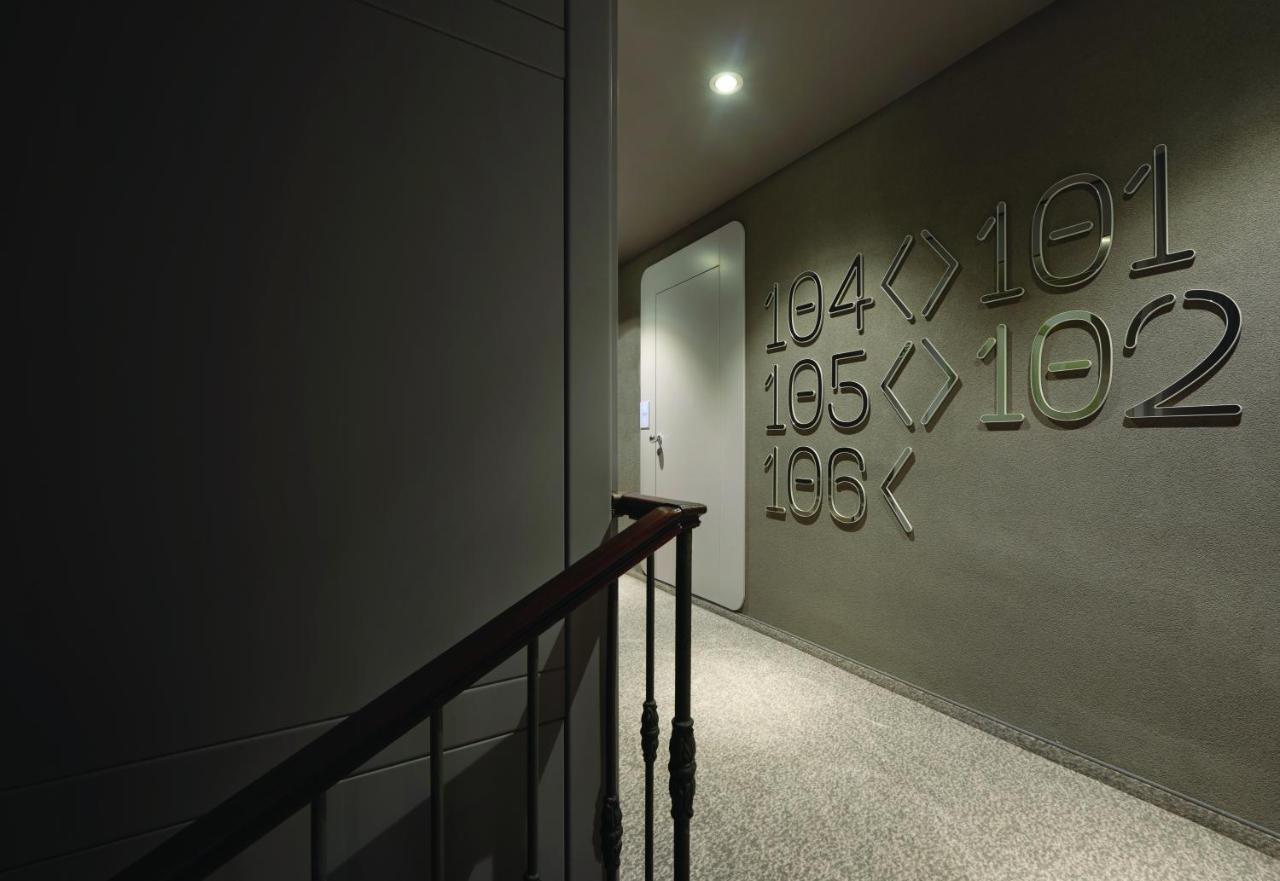 Youme Design Place Hotel Trieste Esterno foto
