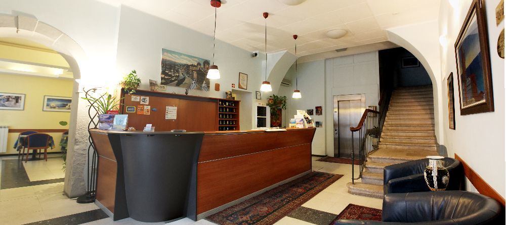 Youme Design Place Hotel Trieste Esterno foto